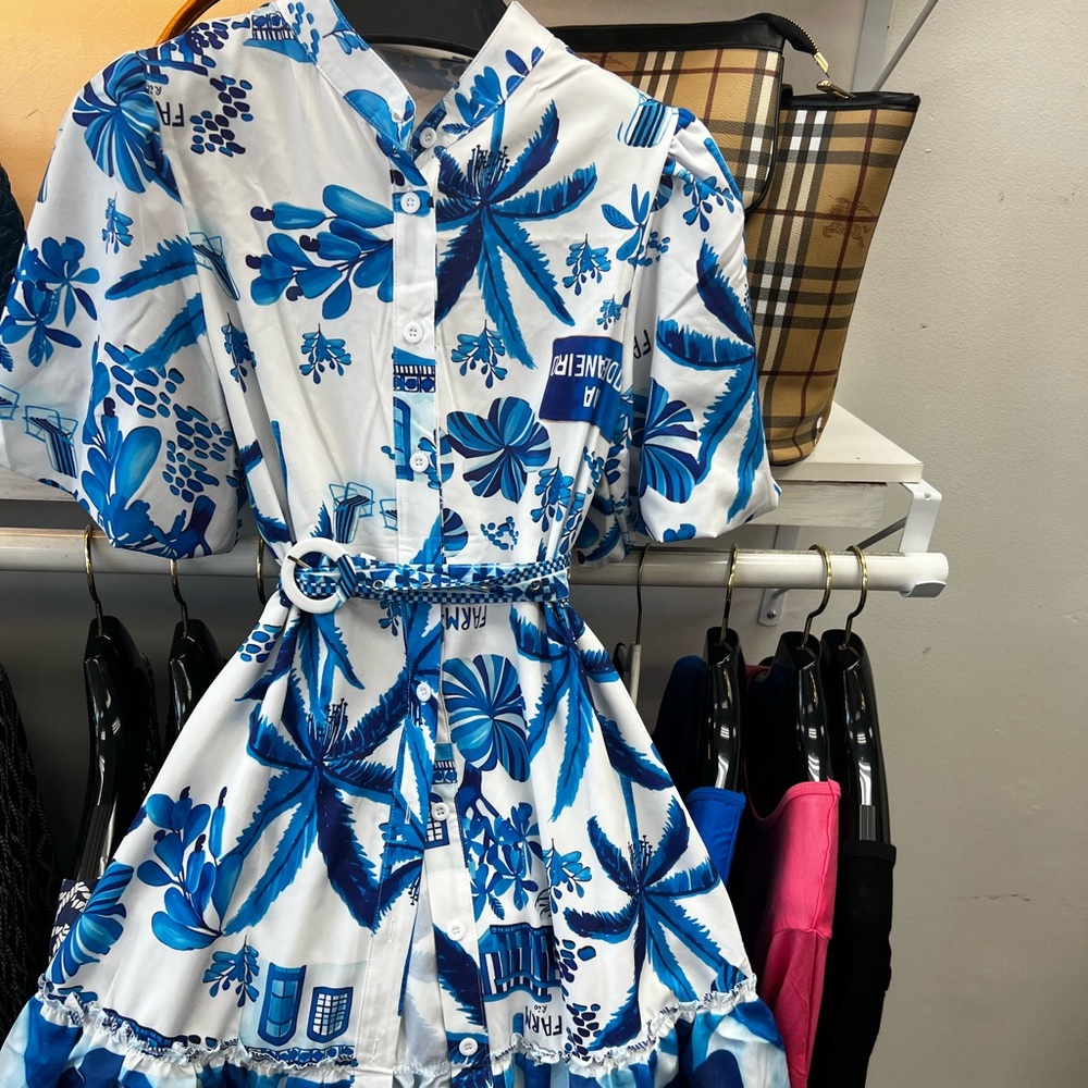 Farm rio like dress. Size small with belt. New without tags!